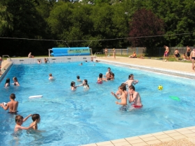 La piscine découverte chauffée
